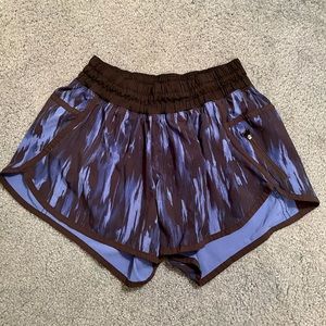Lululemon Tracker Short 4” Size 8
